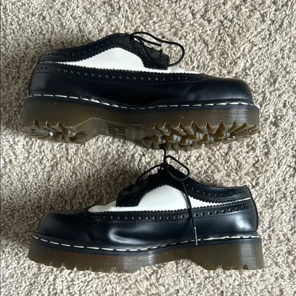 Dr. Martens Black and White Brogue Loafers Oxfords Shoes - Picture 2 of 5